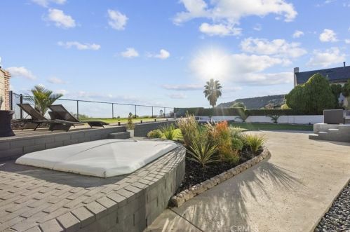 1130 Old Phillips Rd, Glendale CA  91207-1112 exterior