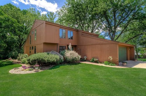 1601 Pine Grove Ln, Mokena, IL 60451-9653