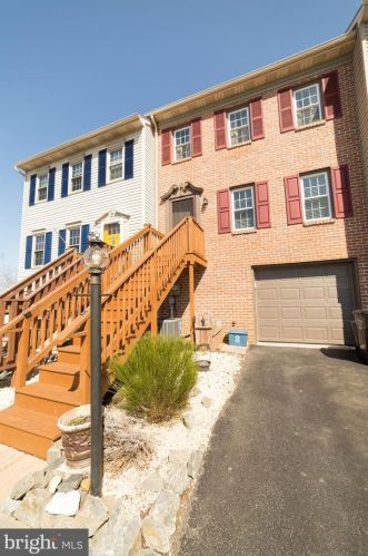 103 Townhouse Ln, Lancaster, PA 17603-5980