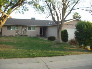 3005 Harter Ave, Visalia, CA 93277-6039
