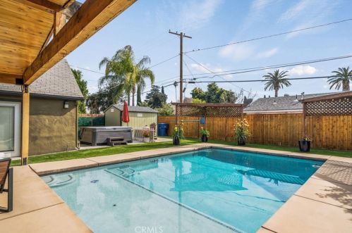 3980 Ramona Dr, Riverside CA  92506-1156 exterior