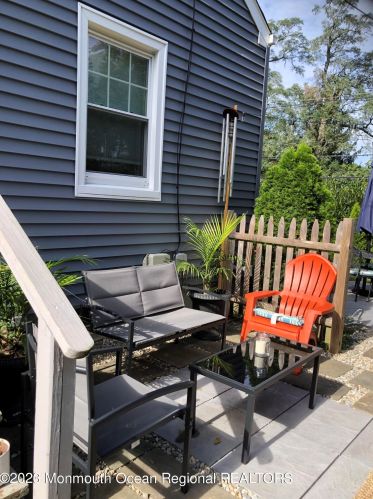 605 Front St, Tinton Falls NJ  07701-5515 exterior