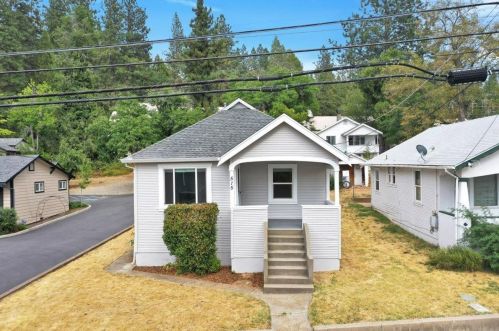 515 Auburn St, Grass Valley, CA 95945-7221