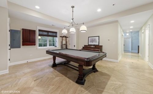 34 Gilbert Ave, Willowbrook IL  60514-1140 exterior