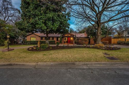 6141 Locke Ave, Fort Worth, TX 76116-4634