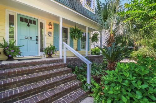668 Oak Marsh Dr, Mount Pleasant, SC 29464-5175