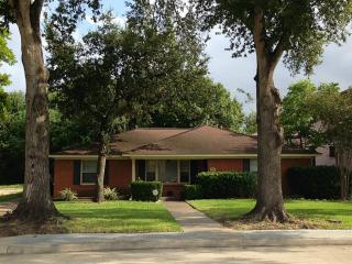 4022 Merrick St, Houston TX  77025-2318 exterior