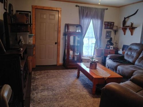 302 Maple St, Whitewright, TX 75491-2527