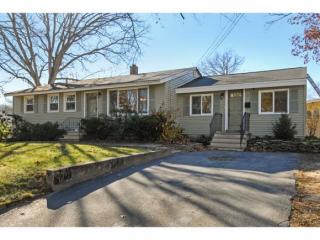 2 Oak Hill Dr, Dover, NH 03820-2610