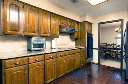 6504 Victoria Ave, Fort Worth TX  76180-8048 exterior