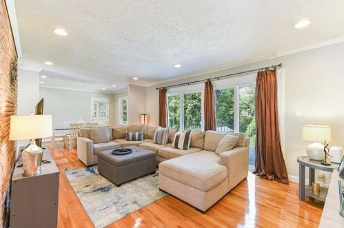 2777 Hedgewood Dr, Atlanta GA  30311-1231 exterior