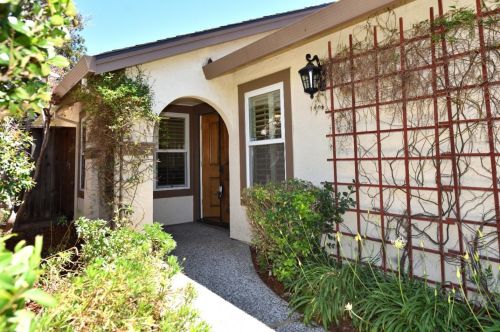 870 Aaron Park Dr, Milpitas, CA 95035-3577