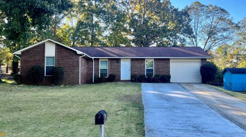 2827 Haddon Dr, Rex GA  30273-2334 exterior