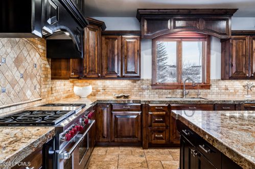 6050 Mtn Rnch Dr, Park City UT 84098-6177 exterior