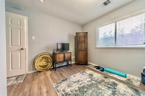 1305 Deville Cir, Garland TX 75043-1851 exterior