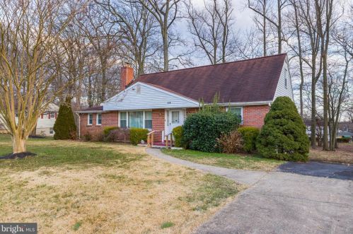 427 Holiday Dr, Aberdeen MD  21001-1813 exterior