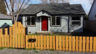 20 Kenwood Ave, Medford OR  97501-2571 exterior