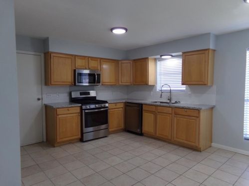 221 Austin St, Angleton TX  77515-4101 exterior