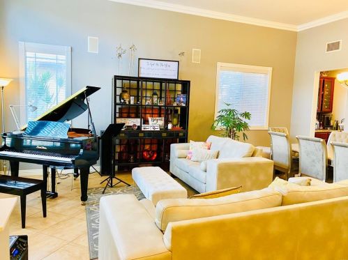 11382 Pondhurst Way, Riverside, CA 92505-3471