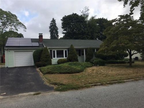 11 Capron Farm Dr, Warwick RI  02886-7701 exterior