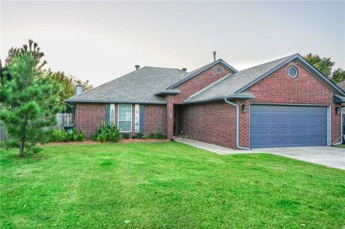 1725 Saint Christopher Dr, Edmond, OK 73003-3927