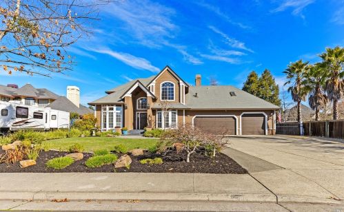 234 Grove St, Windsor, CA 95492-7904