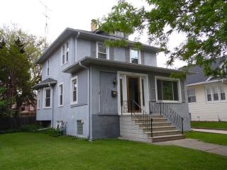 816 Taylor St, Joliet, IL 60435-6030
