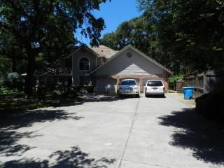 152 Adrian Ct, Vacaville, CA 95687-5176