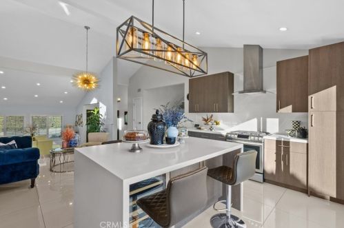 1130 Old Phillips Rd, Glendale CA  91207-1112 exterior