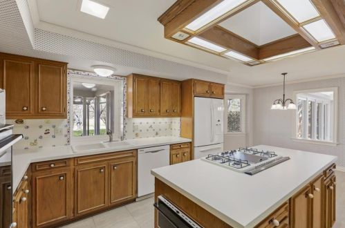 3819 Cabeza De Vaca Cir, Irving TX  75062-3841 exterior