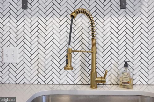 620 Pine St, Lancaster PA  17603-2824 exterior