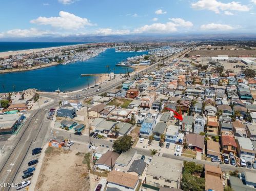 256 Melrose Dr, Oxnard, CA 93035-4431