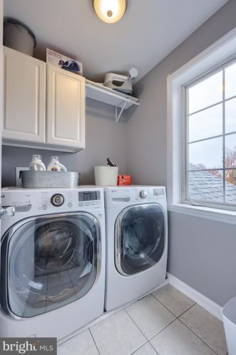 230 Parklawn Ct, Lancaster PA  17601-2660 exterior