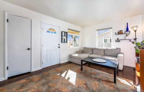 885 Nile St, Aurora CO 80010-4168 exterior