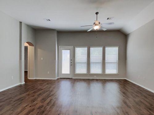 1937 Briar Grove Dr, Conroe TX  77301-2053 exterior