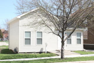 348 Desplaines St, Joliet, IL 60436-2212