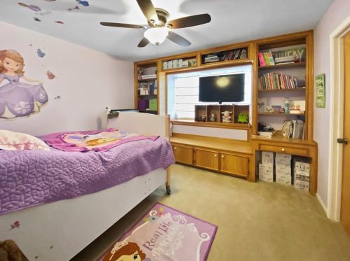 49 Colony Sq, Angleton TX 77515-3644 exterior