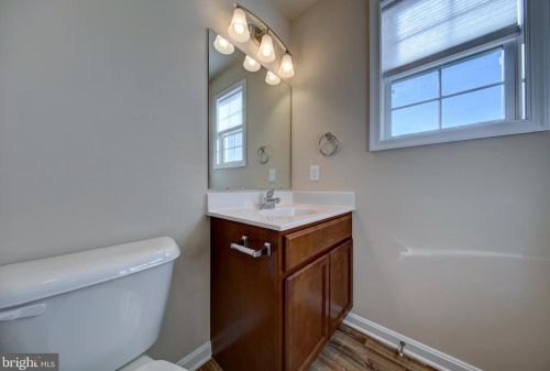 34 Overlook Dr, Hanover PA 17331-7923 exterior