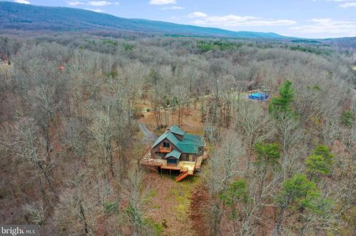 204 Quiet Place Ln, Berkeley Springs WV  25411-6633 exterior