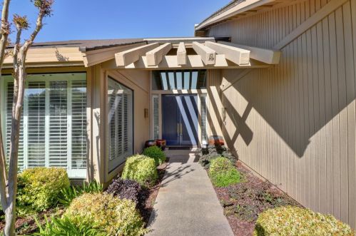 11456 Huntington Village Ln, Rancho Cordova, CA 95670-7542