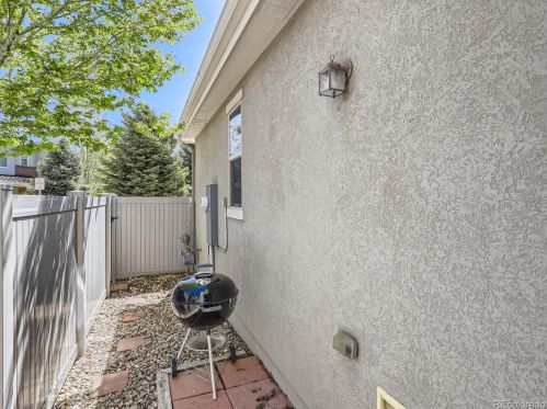 6390 Xanadu St, Englewood CO 80111-2465 exterior