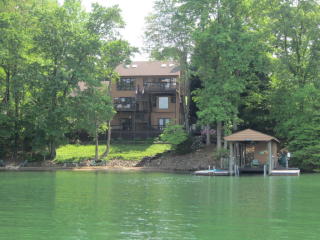 135 Clearcreek Ct, Scruggs, VA 24121-5223
