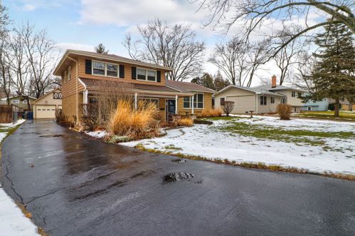 315 Redbud Dr, Naperville, IL 60540-7315