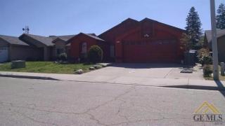 1810 Blossom Ave, Delano, CA 93215-4710