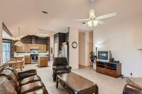 13212 Adonis Dr, Austin TX  exterior