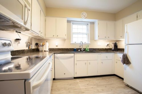 19 Creekwood Sq, Cincinnati OH 45246-3838 exterior