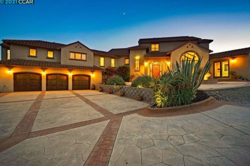 15 Paso De Avila, Pacheco, CA 94553-9618