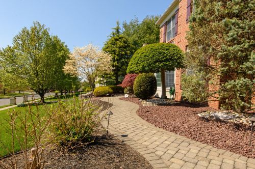 2 Camellia Ct, Holmdel Village, NJ 07733-1534