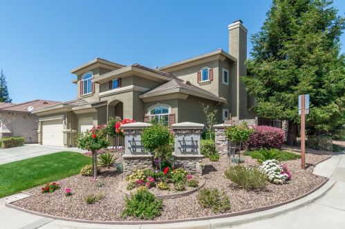 8599 Mandorla Cir, Citrus Heights, CA 95662-4458