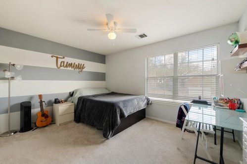 3921 Cyn Gln Cir, Austin TX  78732-2187 exterior
